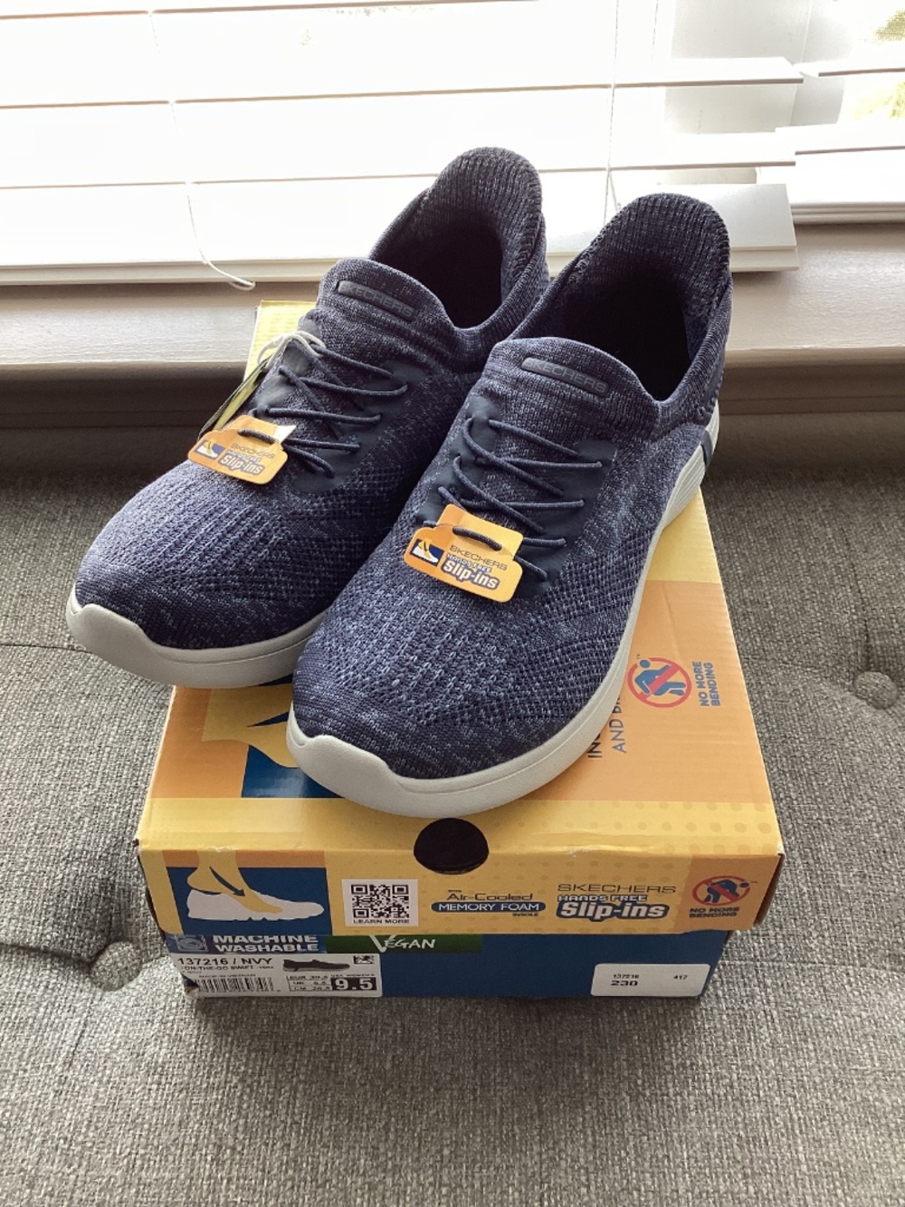Skechers Women's Slip-Ins: On-the-GO Flex Swift - Vera Casual Sneakers, size 9.5 - Picture 11 of 11